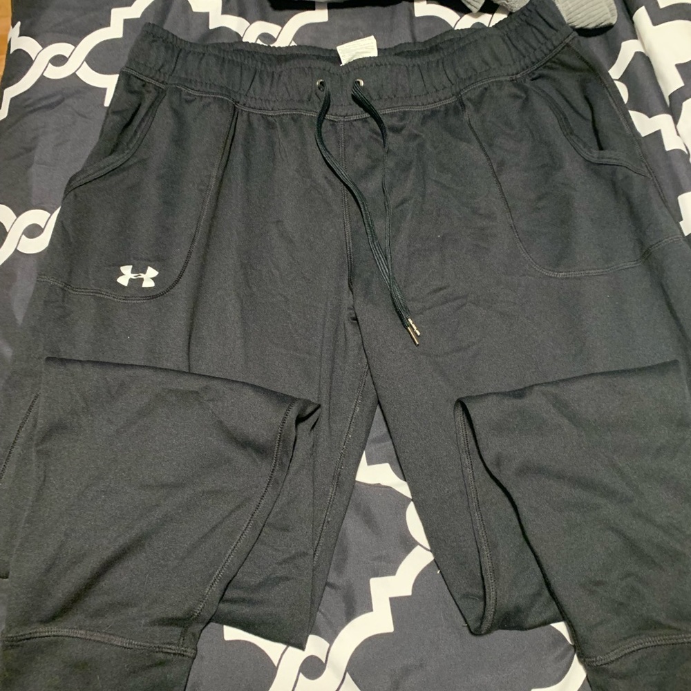 Womens Under Armor jogger pants